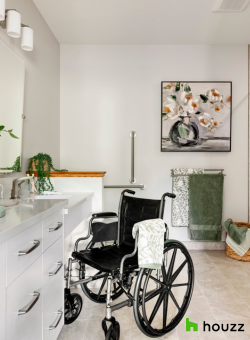 houzz_feature_ADA_bathroom_2024